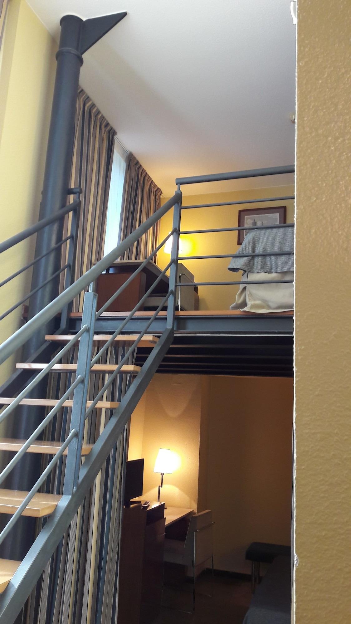 Hotel Vtz The Orus Factory - Parking Muy Economico 2*