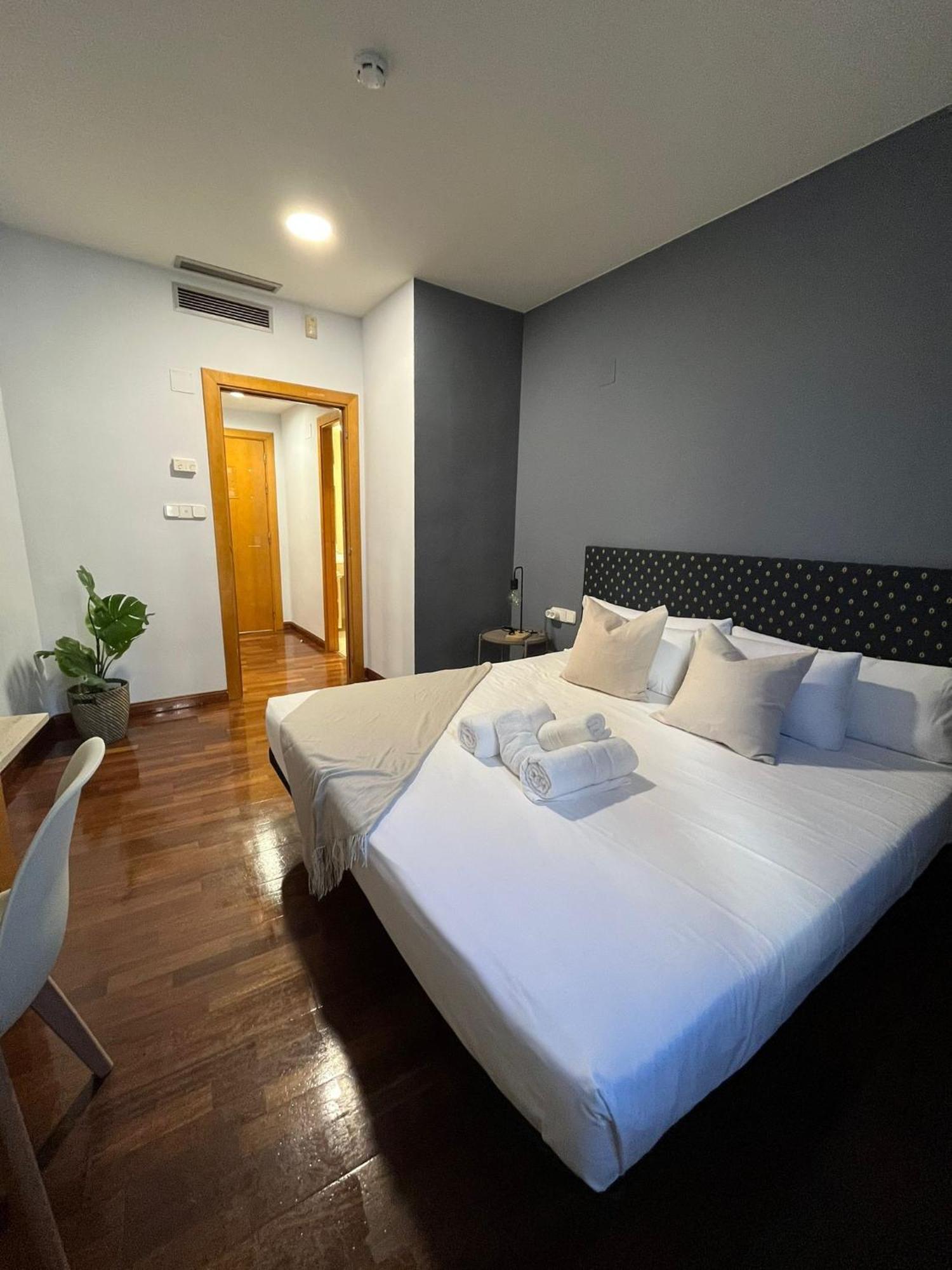 Vtz The Orus Factory - Parking Muy Economico Hotel