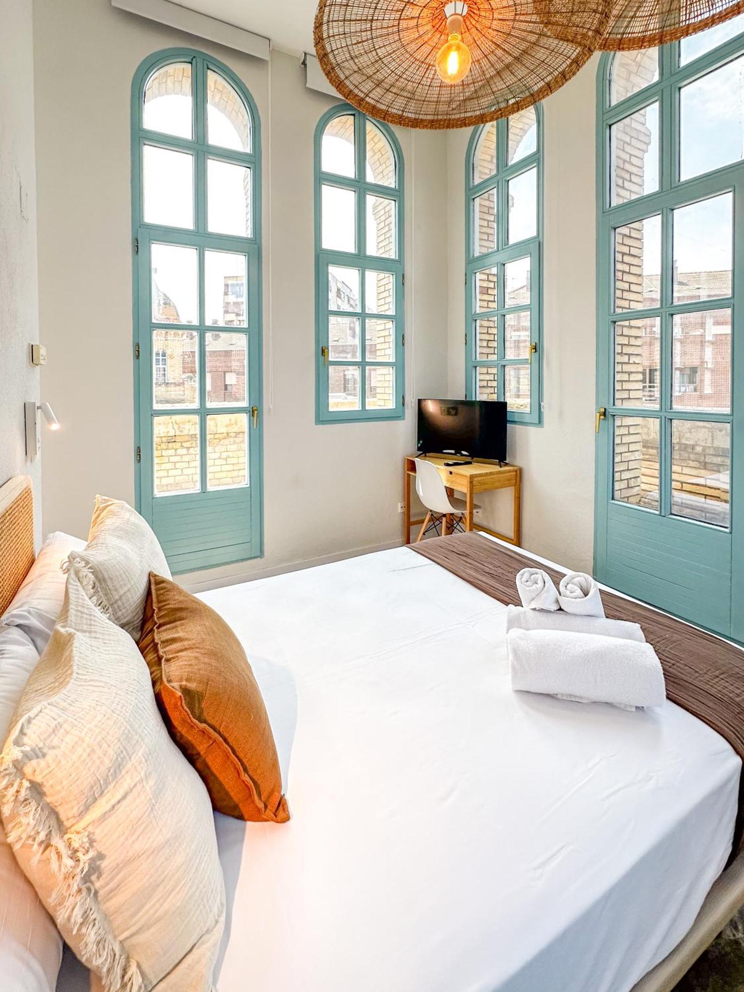 Vtz The Orus Factory - Parking Muy Economico Hotel